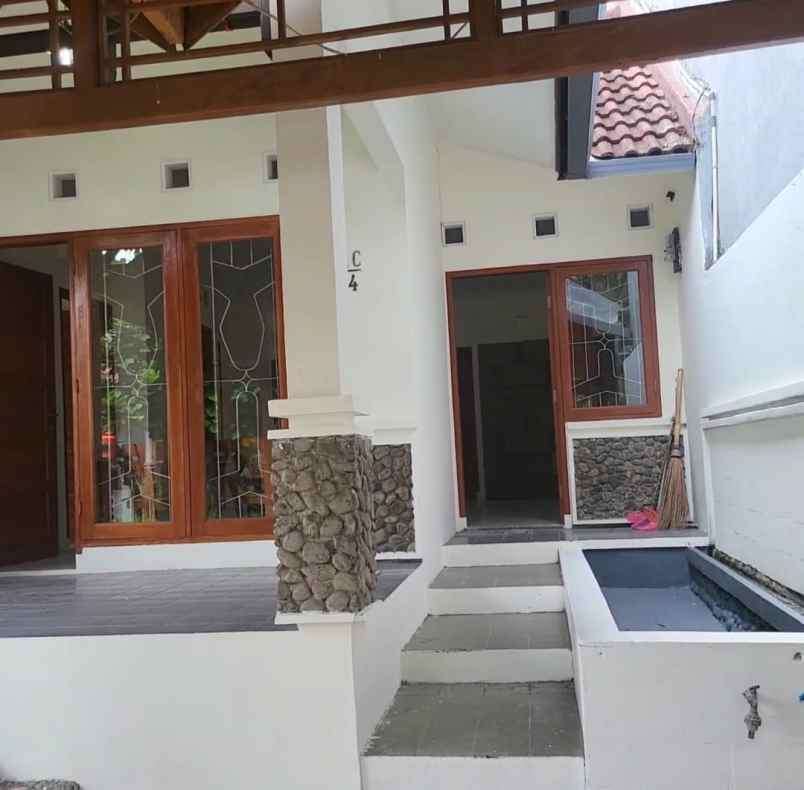 dijual rumah eksklusif komplek tamansari bukit bandung