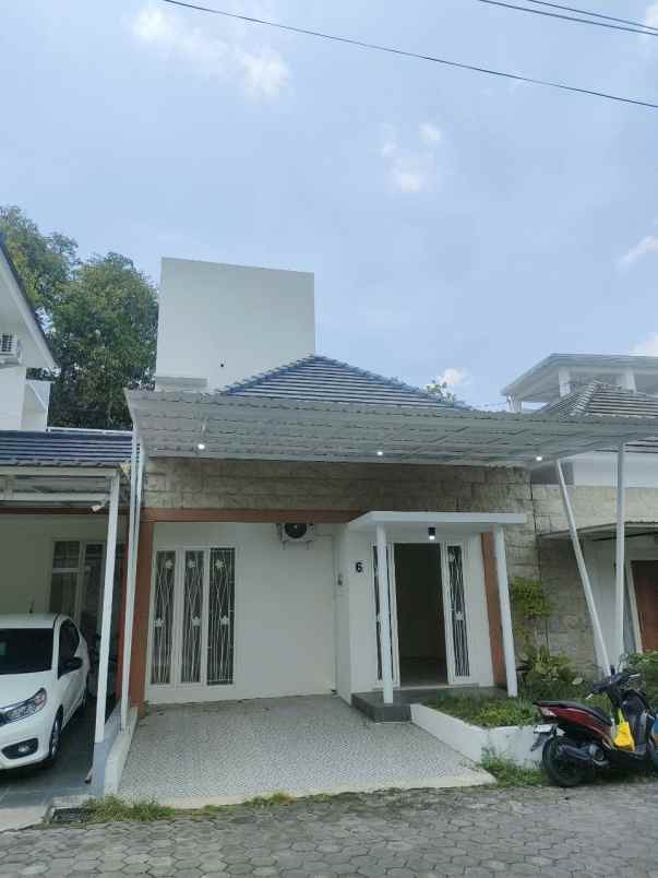 dijual rumah elang raya