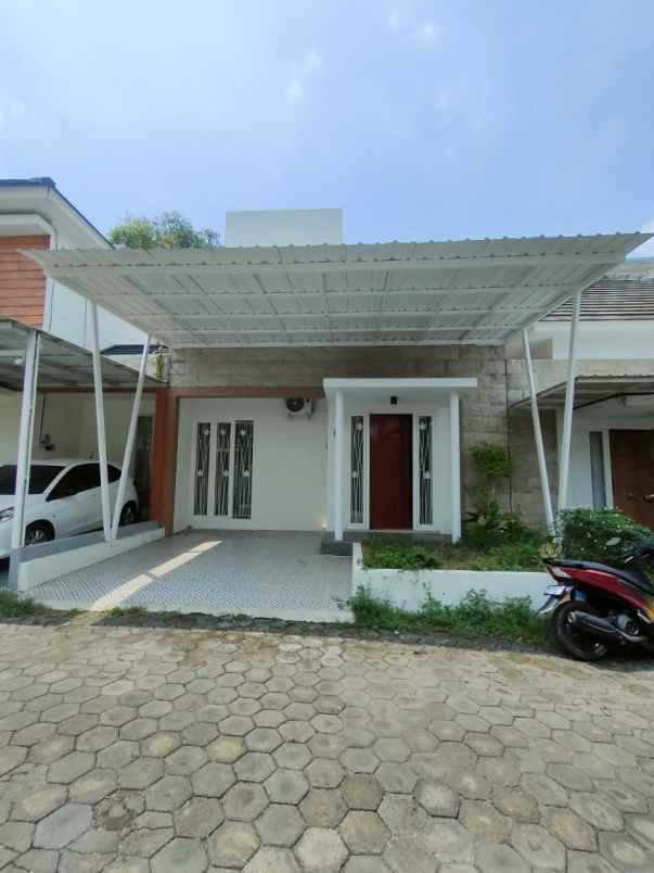 dijual rumah elang raya