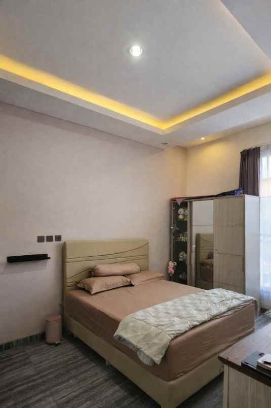 dijual rumah fullerton place citraland