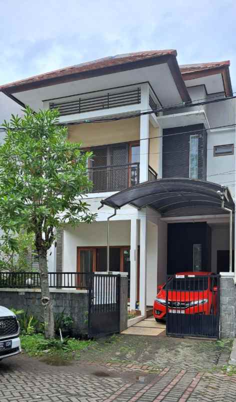 dijual rumah galaxy bumi permai araya