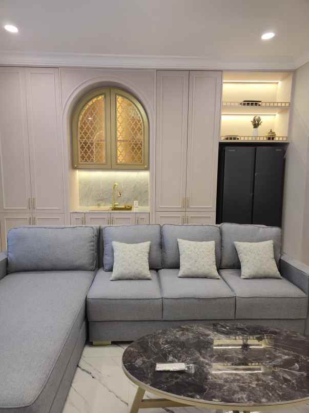 dijual rumah gandaria city kebayoran