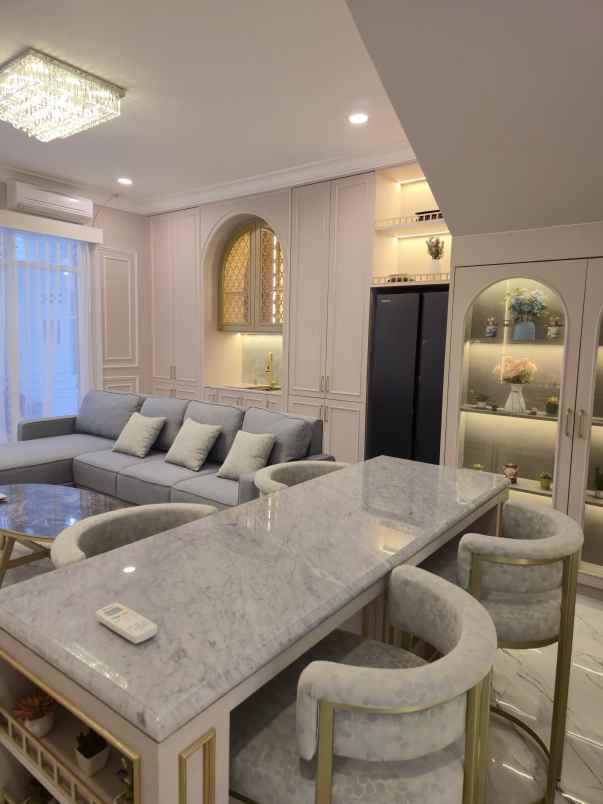 dijual rumah gandaria city kebayoran