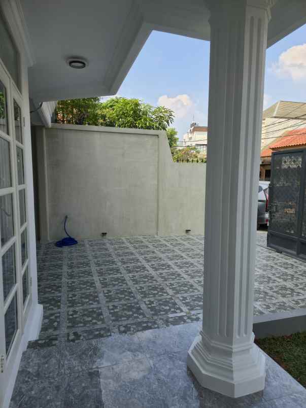 dijual rumah gandaria city kebayoran