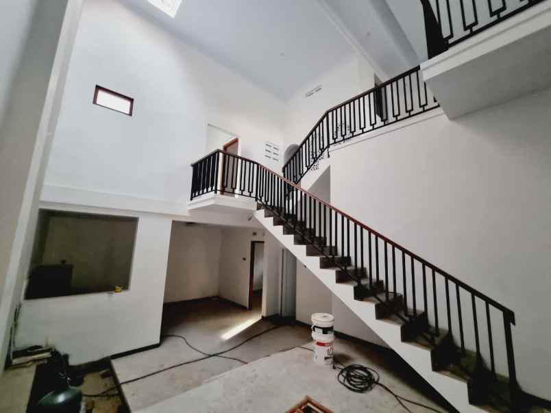 dijual rumah gedongan colomadu karanganyar