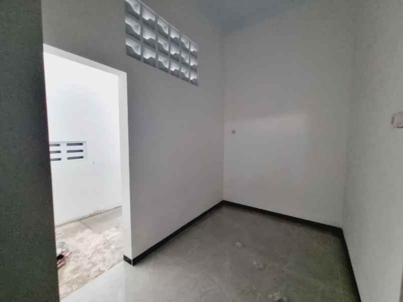 dijual rumah gedongan colomadu karanganyar