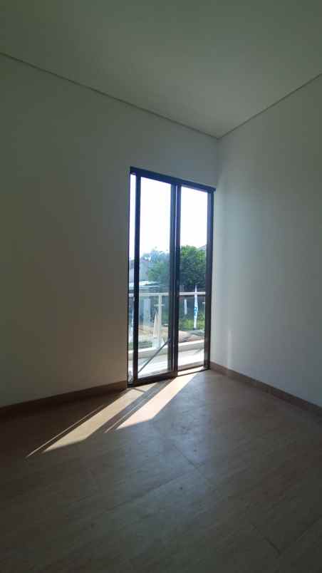 dijual rumah gg masjid