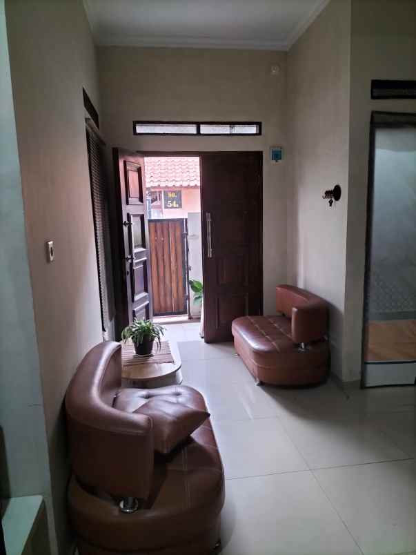 dijual rumah gg unjani no 4 cibeber