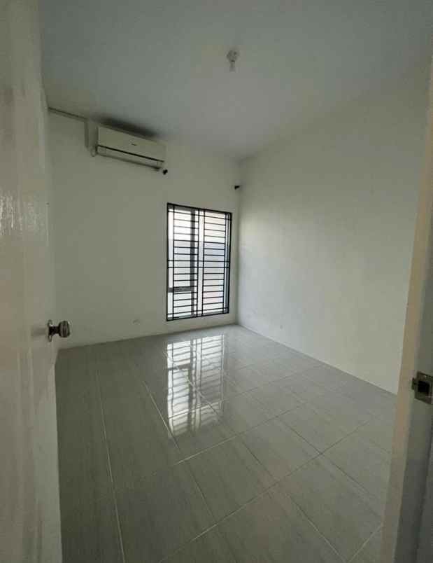 dijual rumah glory residence lokasi strategis