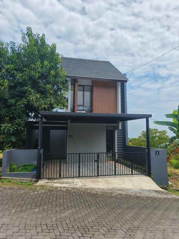 dijual rumah gondoriyo ngaliyan