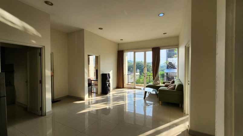 dijual rumah graha candi golf