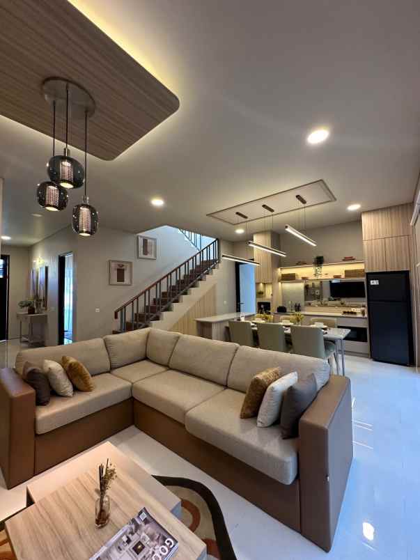 dijual rumah graha famili