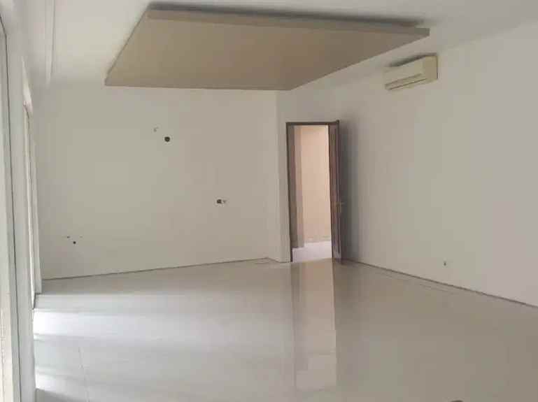 dijual rumah graha natura