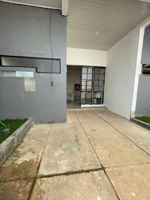 dijual rumah graha raya