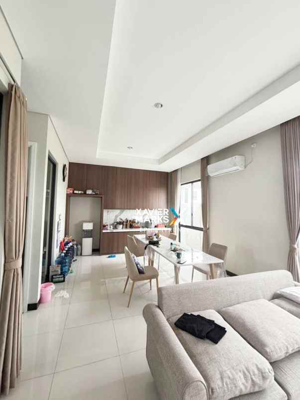 dijual rumah grand kenjeran wisteria second like new