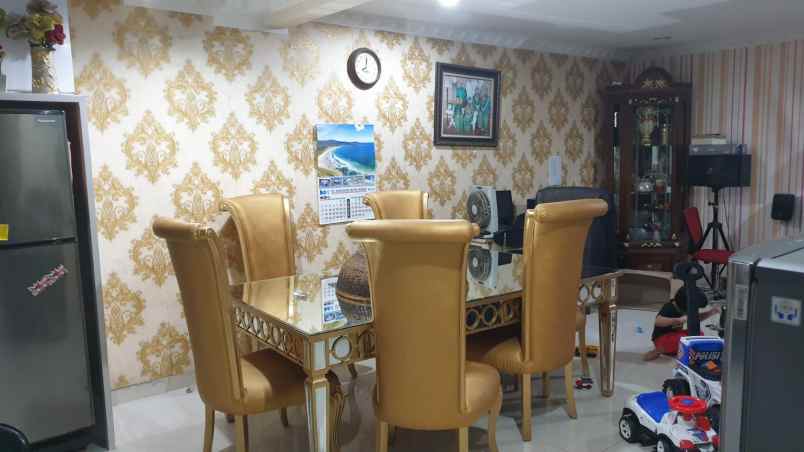 dijual rumah grand wisata pinggir jalan raya