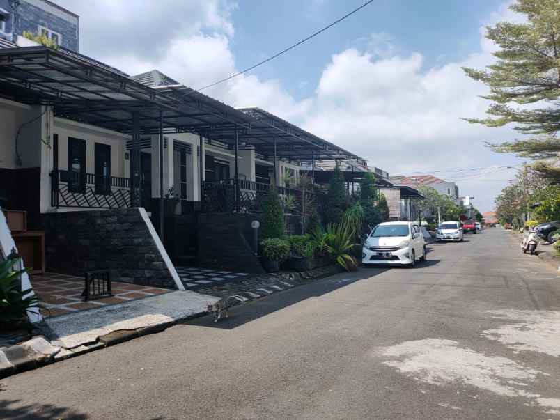 dijual rumah green hill regency