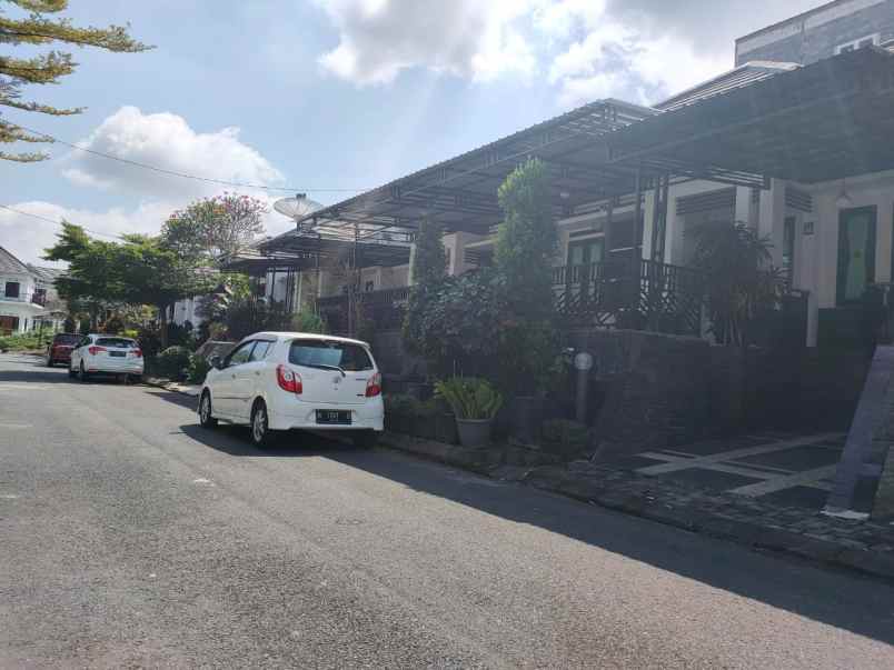 dijual rumah green hill regency