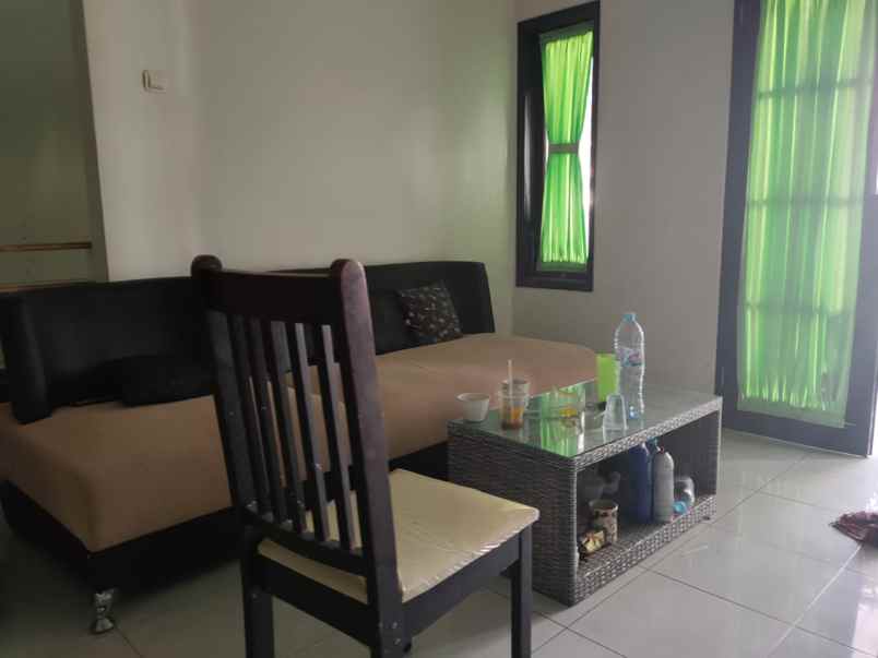 dijual rumah green hill regency