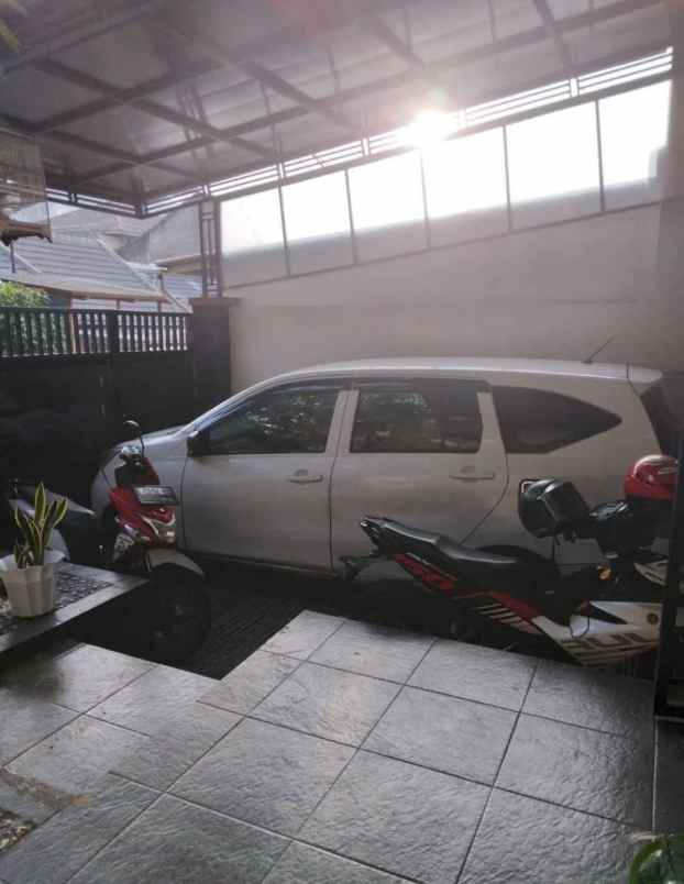 dijual rumah green valley residence