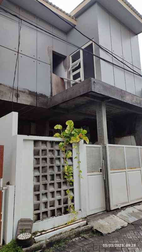 dijual rumah greenlake wonorejo