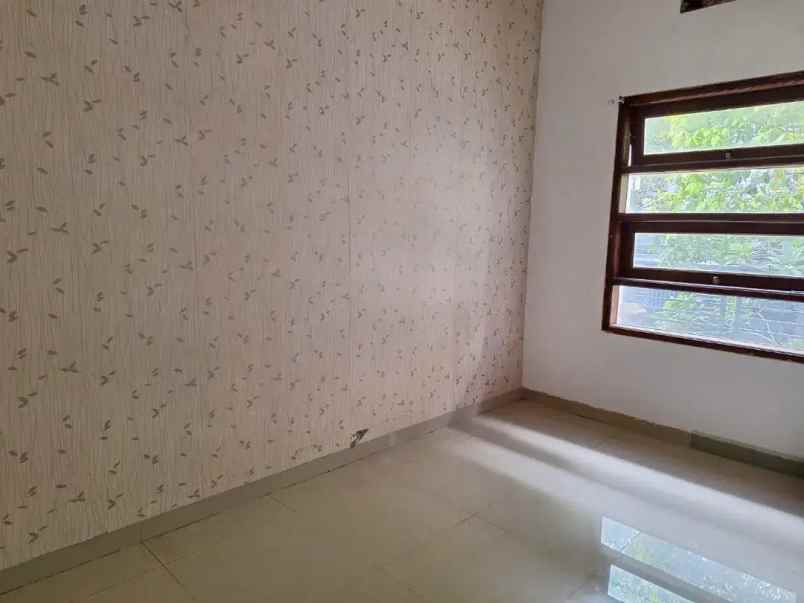 dijual rumah griya metropolitan