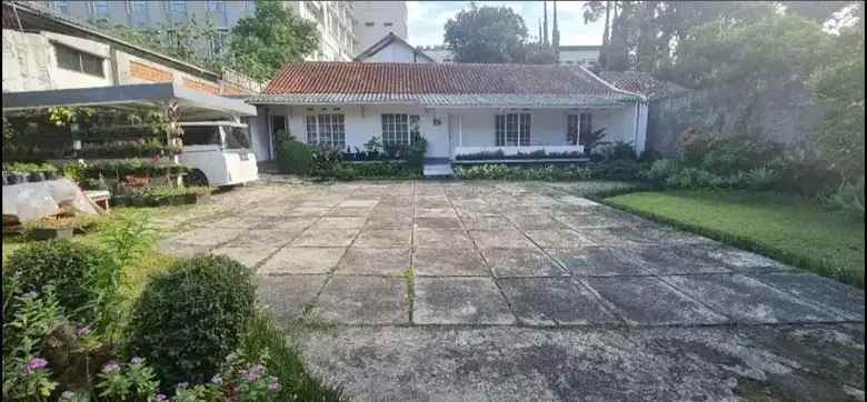 dijual rumah halaman luas di sukasari bandung