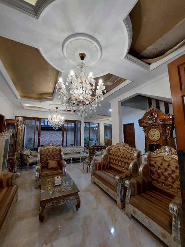 dijual rumah harapan indah cluster