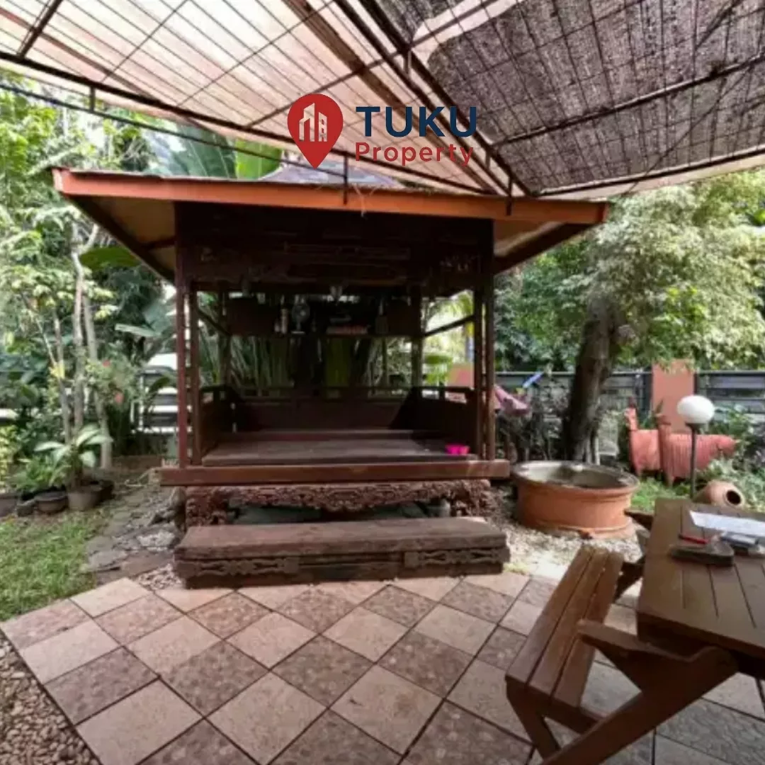 dijual rumah hook griya loka bsd