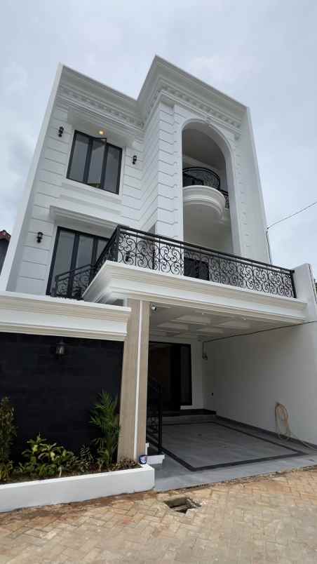 dijual rumah jagakarsa