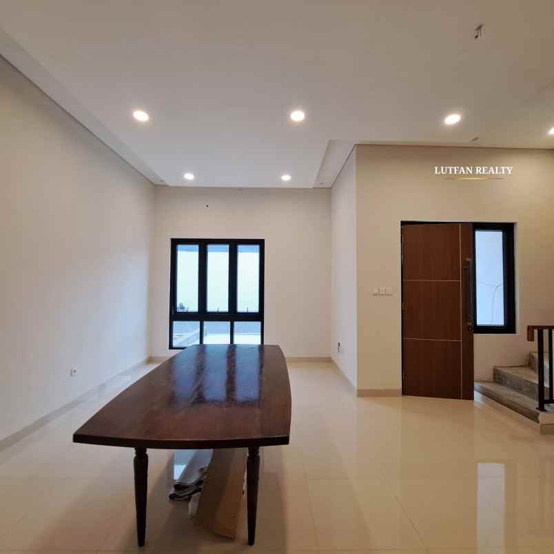 dijual rumah jagakarsa