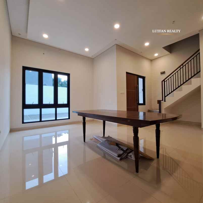 dijual rumah jagakarsa