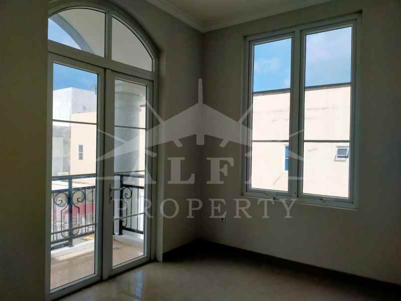 dijual rumah jalan arteri supadio