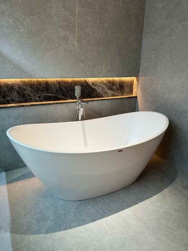 dijual rumah jalan bukit golf internasional