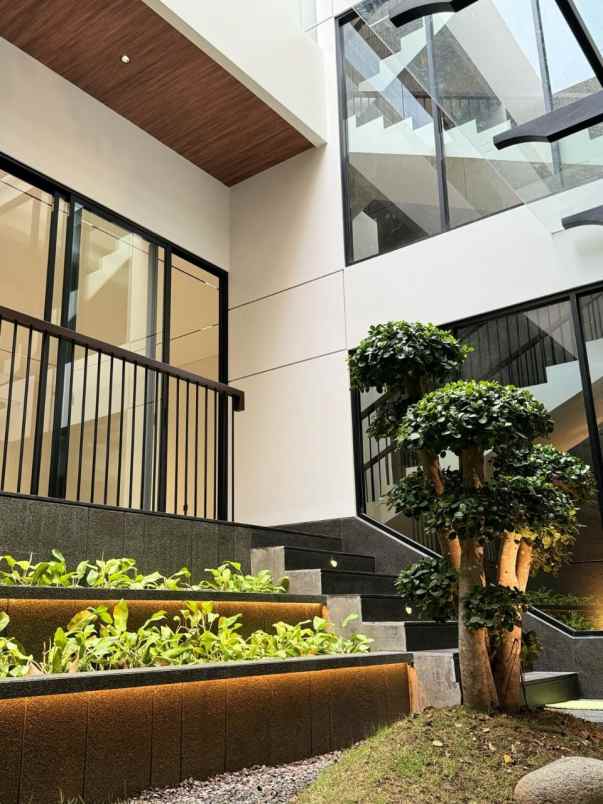 dijual rumah jalan bukit golf internasional