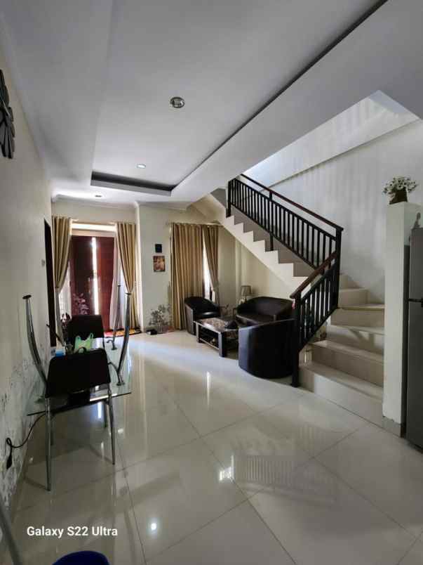 dijual rumah jalan ceningan sari