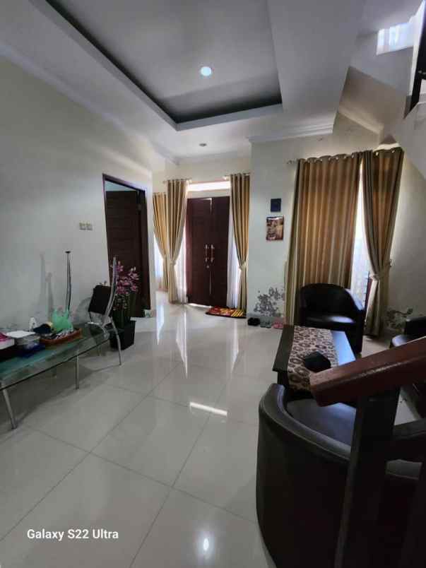 dijual rumah jalan ceningan sari