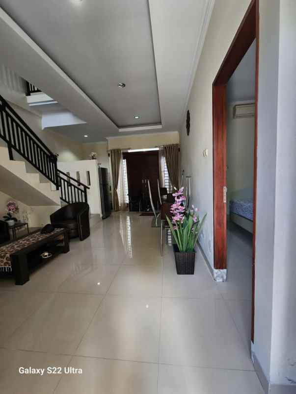 dijual rumah jalan ceningan sari