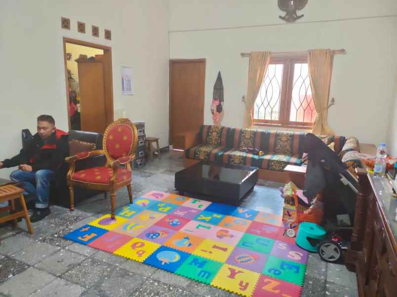 dijual rumah jalan cikutra