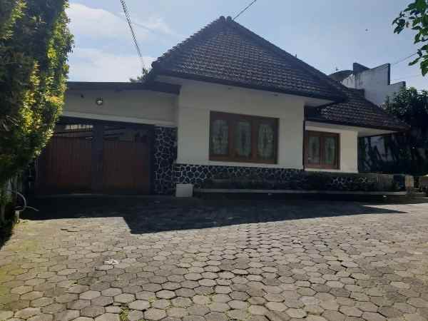 dijual rumah jalan cipaganti