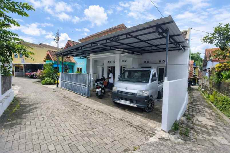 dijual rumah jalan damai
