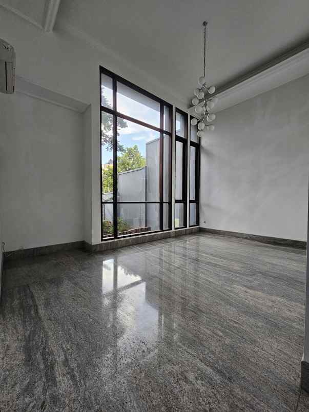 dijual rumah jalan dr ir h soekarno