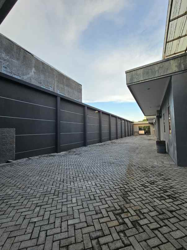 dijual rumah jalan dr ir h soekarno