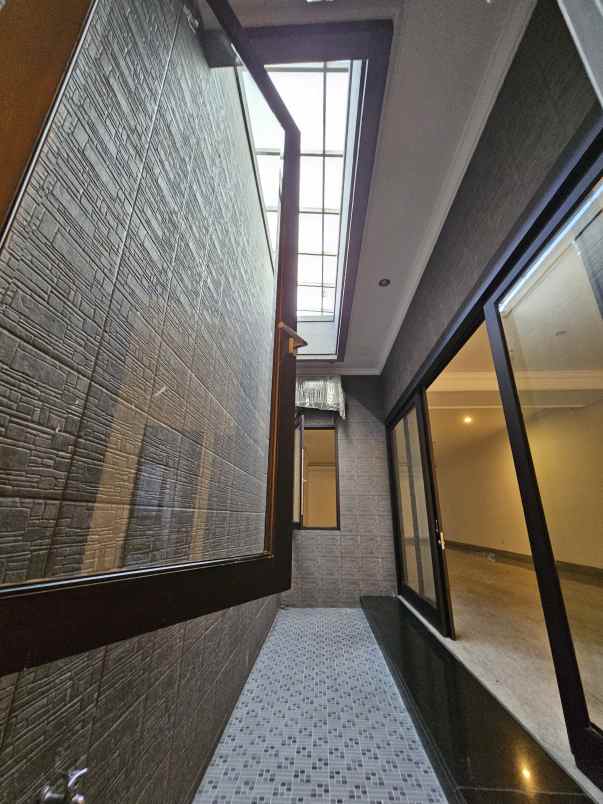 dijual rumah jalan dr ir h soekarno