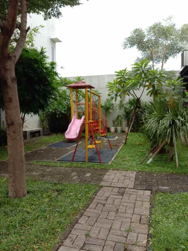 dijual rumah jalan flamboyan neglasari