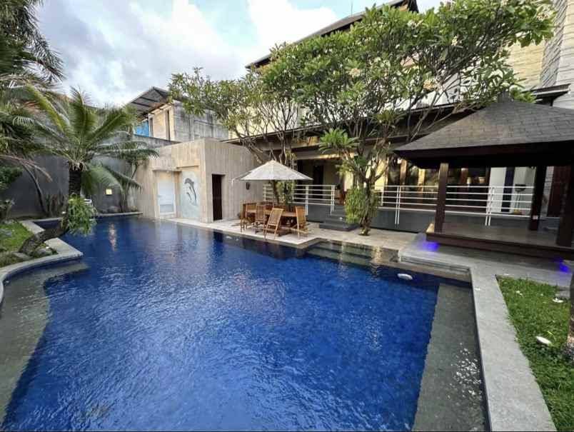 dijual rumah jalan gunung catur