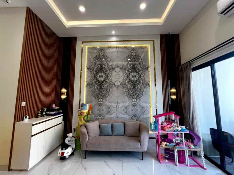 dijual rumah jalan industri gunung