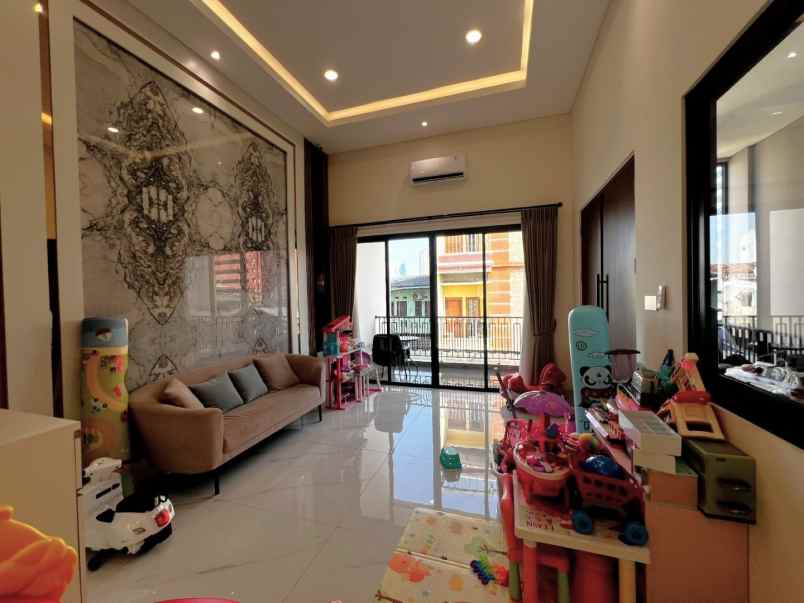 dijual rumah jalan industri gunung