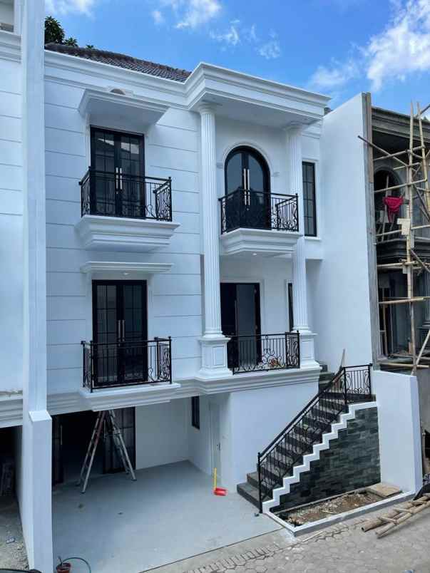 dijual rumah jalan jagakarsa raya