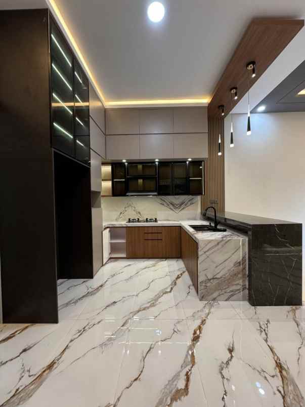 dijual rumah jalan kaliurang km 11